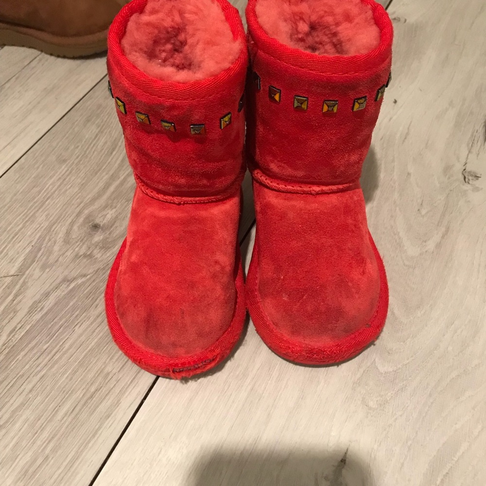 Toddler boots UGGS size 7